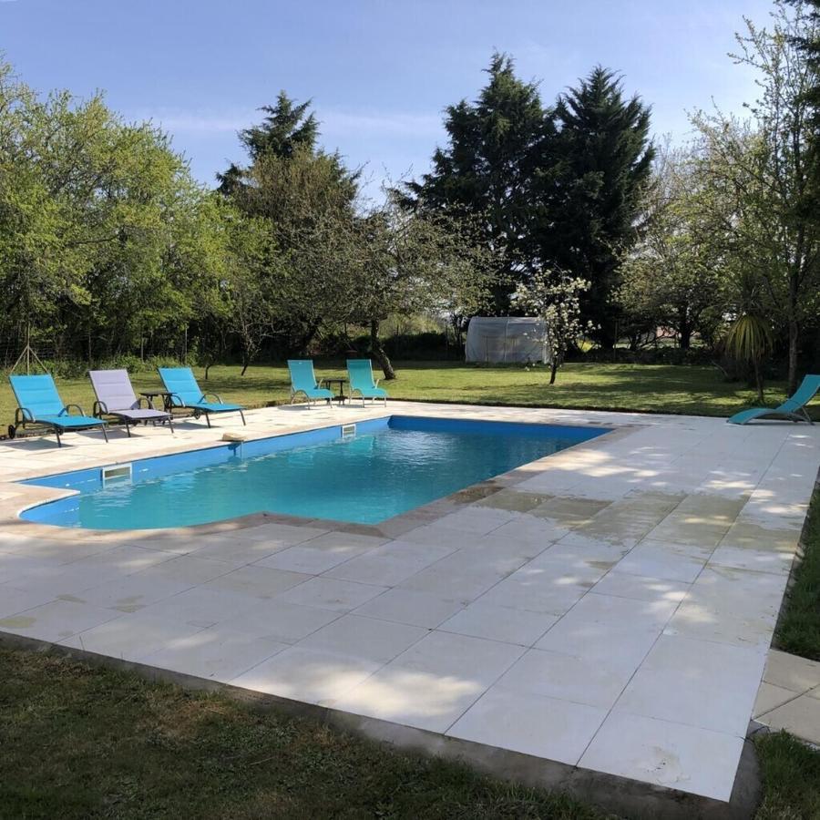 Blacksmiths Cottage In Blanzay - 3 Beds Bagian luar foto