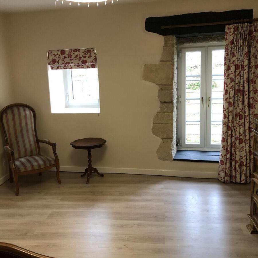 Blacksmiths Cottage In Blanzay - 3 Beds Bagian luar foto