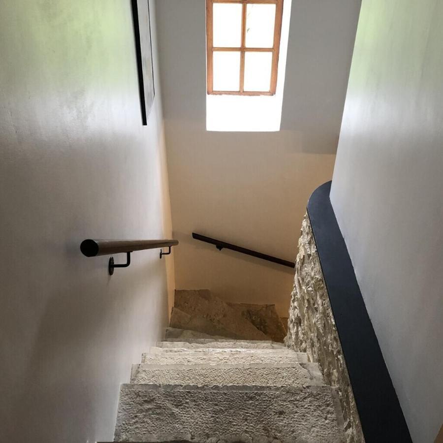 Blacksmiths Cottage In Blanzay - 3 Beds Bagian luar foto