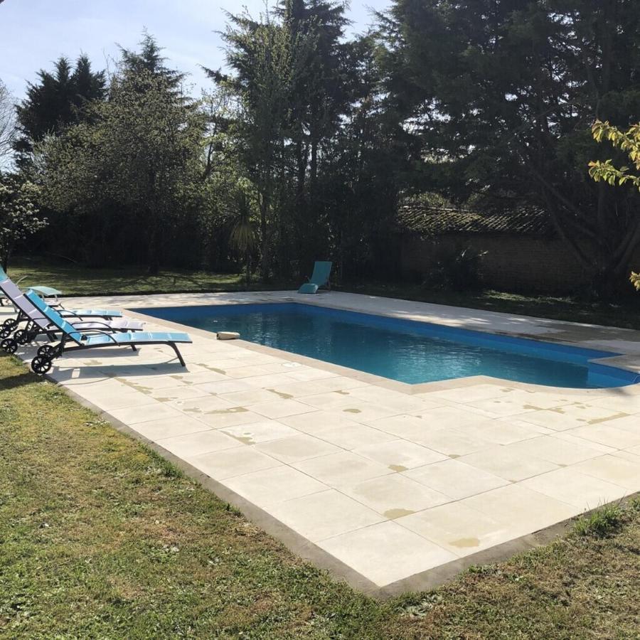 Blacksmiths Cottage In Blanzay - 3 Beds Bagian luar foto