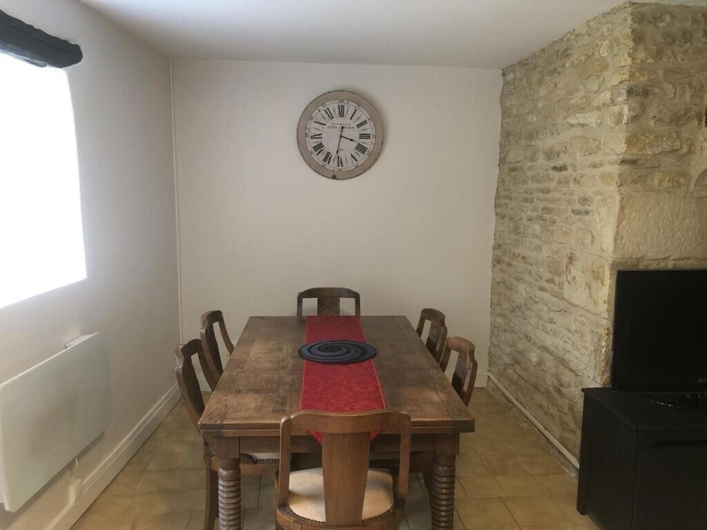 Blacksmiths Cottage In Blanzay - 3 Beds Bagian luar foto
