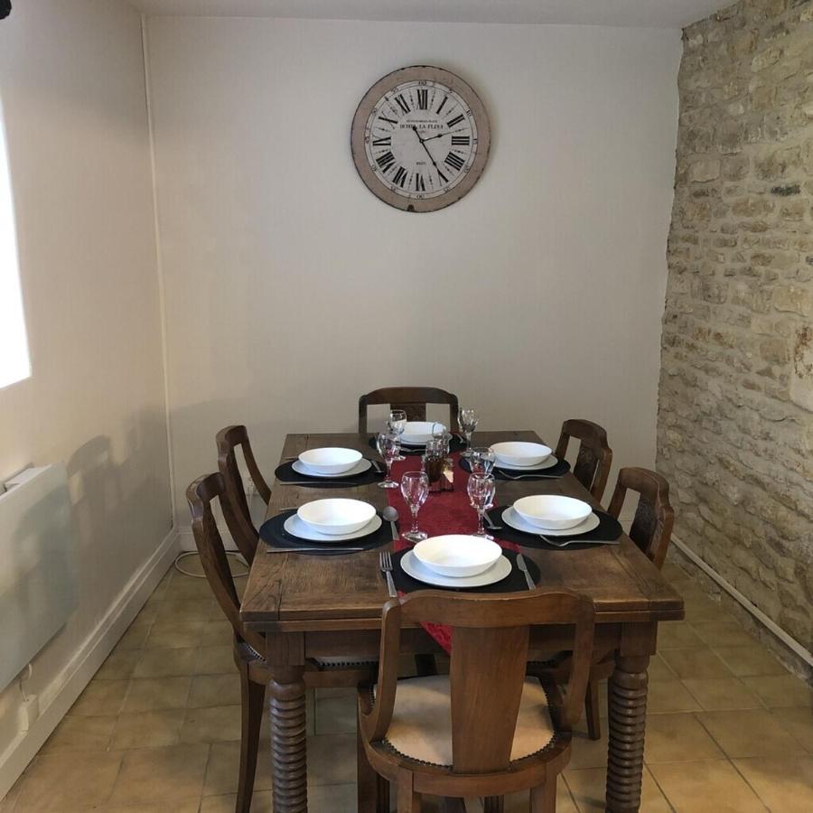 Blacksmiths Cottage In Blanzay - 3 Beds Bagian luar foto
